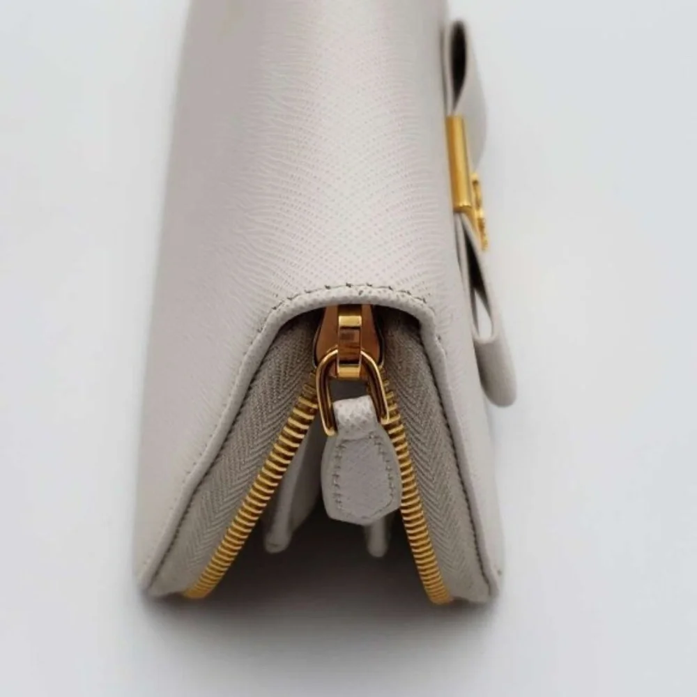 100% Authentic PRADA Saffiano Ribbon Leather Zippy Wallet